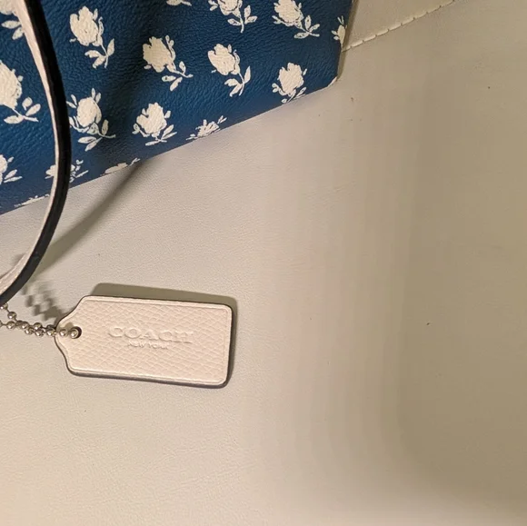 Coach Badlands Floral (Blue/White) Zip Tote Handbag - Picture 4 of 15